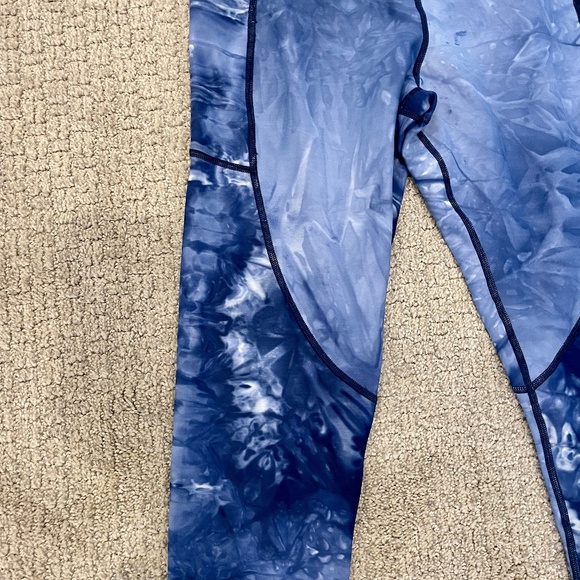 Zyia Navy Hendrix Pocket Light n Tight Hi-Rise Capri Legging 20", EUC, 12 - Picture 5 of 8